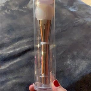 It cosmetics Heavenly Skin brush